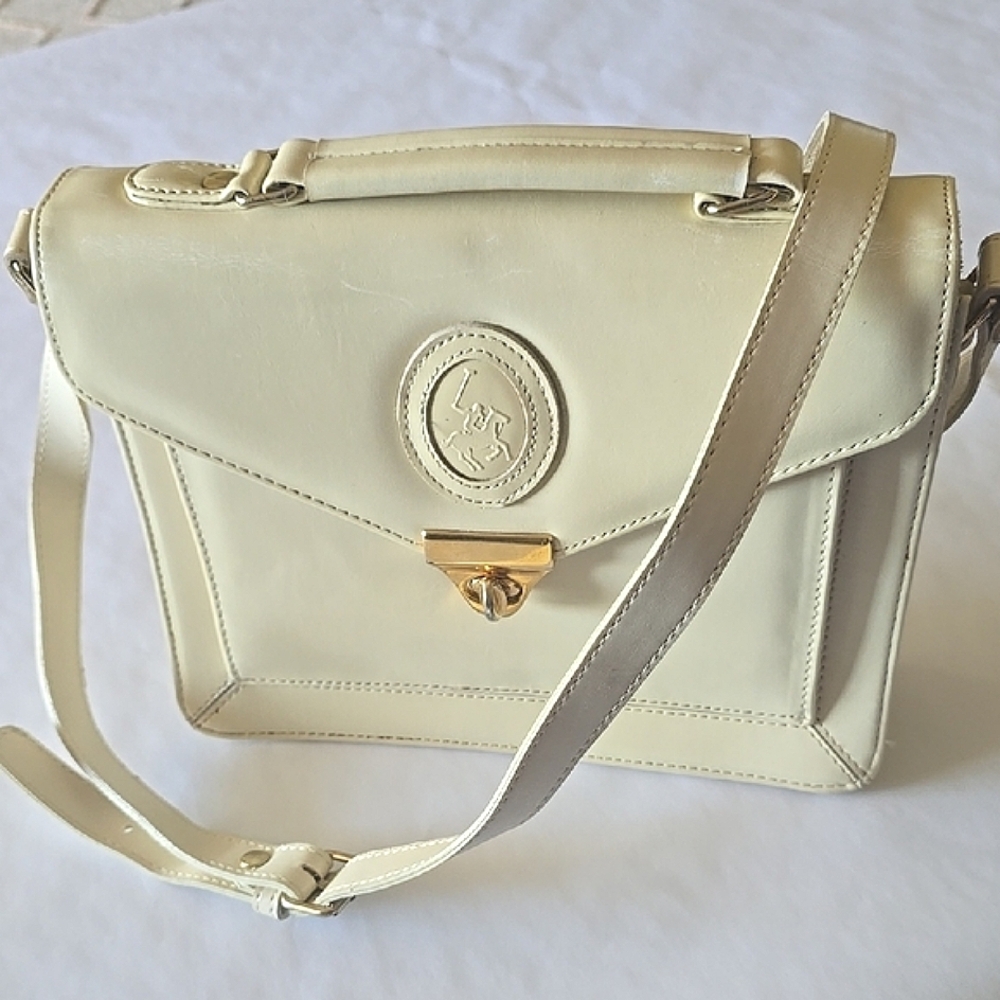 Elegant Cream Shoulder Bag